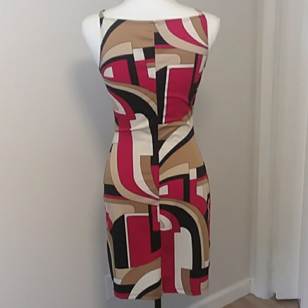 STRETCHY GRAPHIC DESIGN DRESS - Picture 2 of 3
